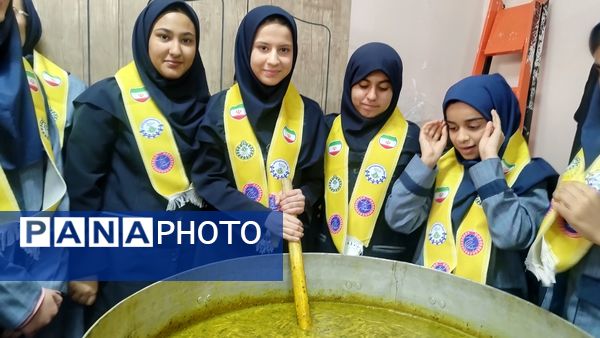 روز شاد و خاطره‌انگیز دانش‌آموزان در دبیرستان شاهد تکتم