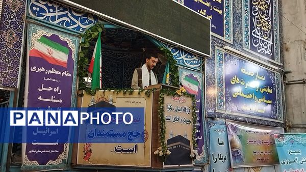 برگزاری نماز جمعه در آغاز هفته بسیج دانش آموزی با حضور دانش آموزان بسیجی نیشابور