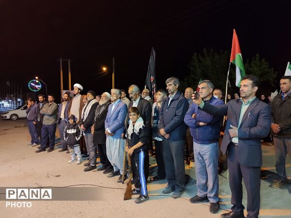 همصدایی فرهنگیان و دانش‌آموزان در تجمع شبانه مردم بیرانوند