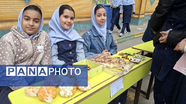  بازارچه کسب و کار دانش‌آموزی در دبستان دخترانه فرهنگیان ۲ 