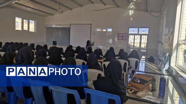 اولین جلسه مشاوره تحصیلی در مدرسه مشکات خواف