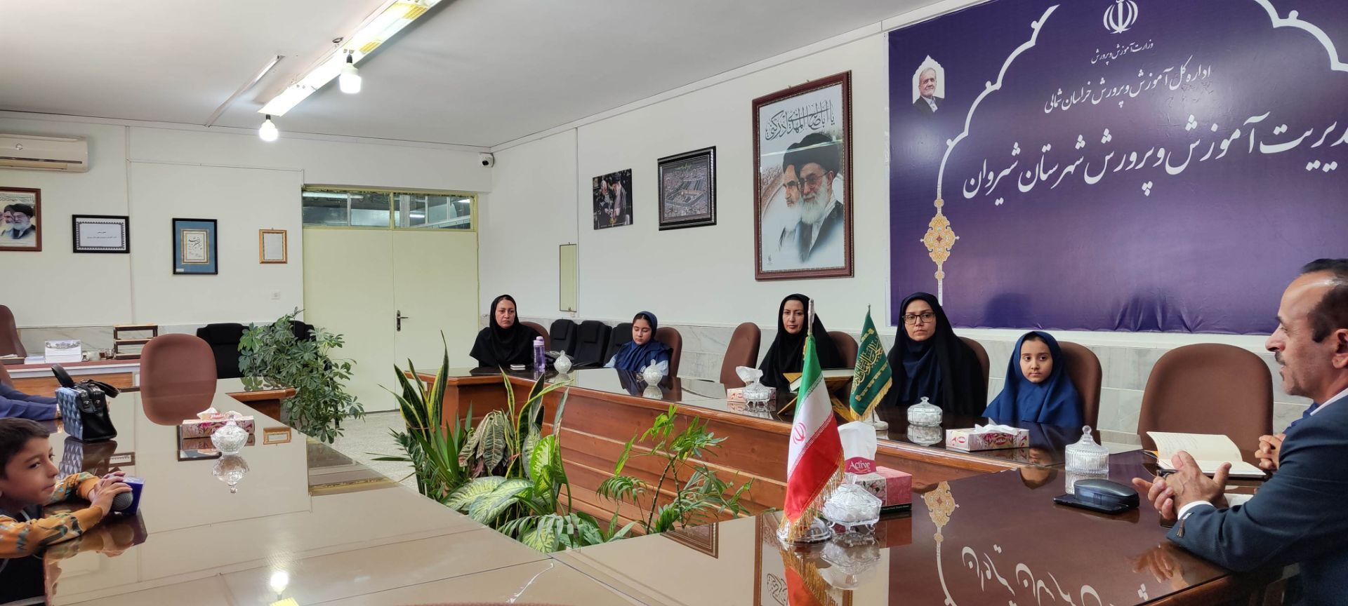 تجلیل مدیر آموزش و پرورش شهرستان شیروان از خبرنگاران پانا