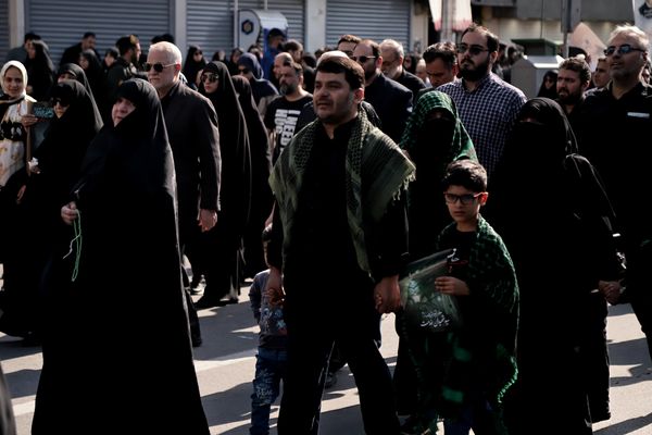 برگزاری مراسم وداع تهرانی‌ها با پیکر ابراهیم رئیسی و همراهانش