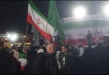 حضور حماسی مردم شهر ایلام در میدان