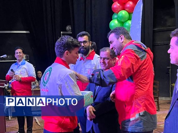 آیین تجلیل از جوانان، امدادگران، داوطلبان و مربیان هلال احمر کاشمر