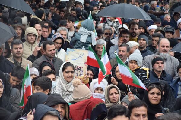  لبیک ملت ایران به فرمان رهبری