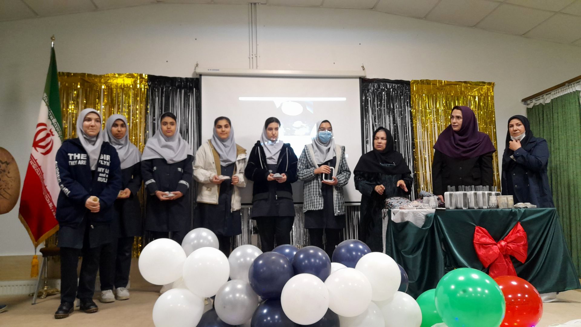 جشن ستارگان ویژه دانش آموزان برتر دبیرستان نورالهدی 