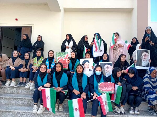 جشن پیروزی انقلاب در فین
