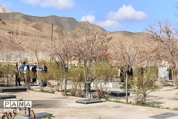 حضور مردم شهر بار برسر مزار عزیزانشان در عید نوروز و عید سعید فطر 