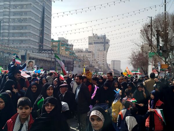 مردم در راهپیمایی ۲۲ بهمن، بار دیگر اتحاد خود را نشان دادند