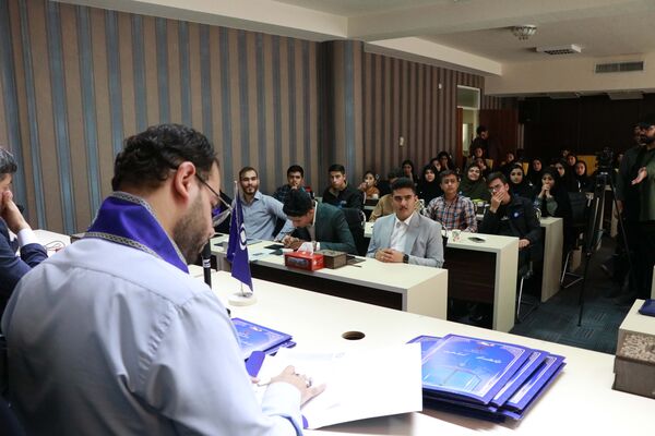 نشست صمیمی دانش‏‌آموز خبرنگاران و نمایندگان مجلس دانش‌آموزی آذربایجان شرقی با علی فلاحتکار