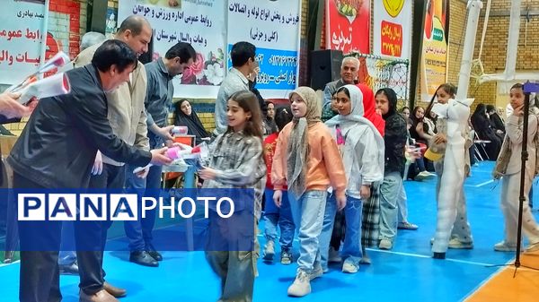  آیین تجلیل از بانوان ورزشکار شهرستان اشتهارد 