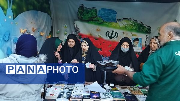 حضور مردم در مهمانی کیلومتری اعیاد شعبانیه نیشابور