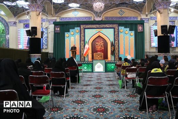 هفتمین اجلاس دانش‌آموزی نماز در یزد