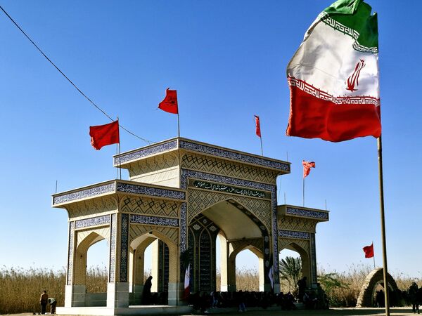 قدم بر خاک عشق