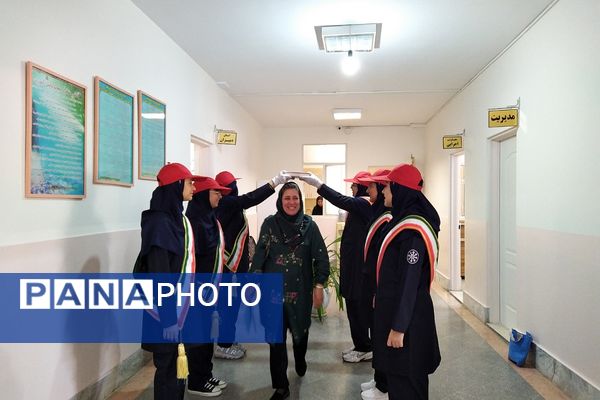 زنگ مهر و مقاومت در دبیرستان استعدادهای درخشان فرزانگان شهریار 