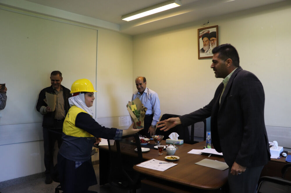 آیین تجلیل از سفیران انرژی برتر نیروگاه سیکل ترکیبی در شهرستان شیروان