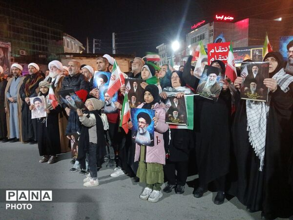 حضور حداکثری جامعه فرهنگی و دانش‌آموزی در تجمعات شبانه