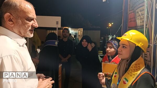 بازدید مشاور وزیر در امور تشکل‌های دانش‌آموزی از موکب «باانرژی ها» در قم