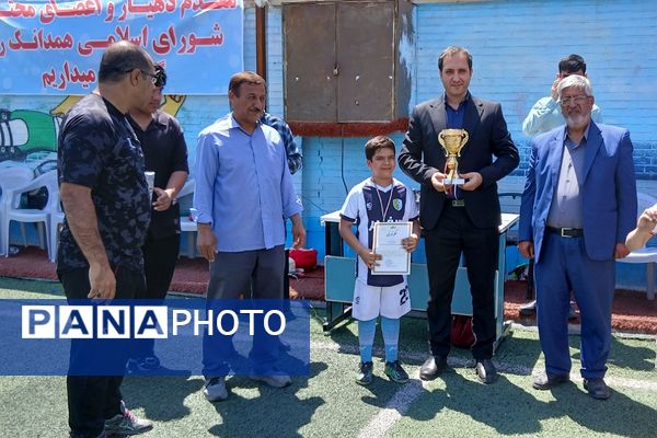 مسابقات مینی فوتبال دانش‌آموزان دوره اول ودوم ابتدایی در بهارستان‌۲