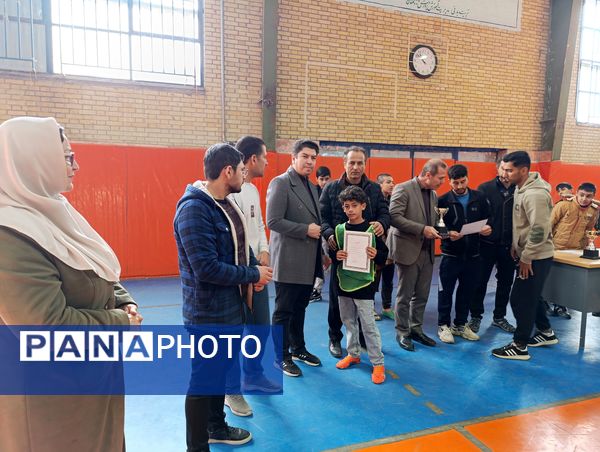  نایب قهرمانی تیم فوتسال مدرسه معلم آشخانه 