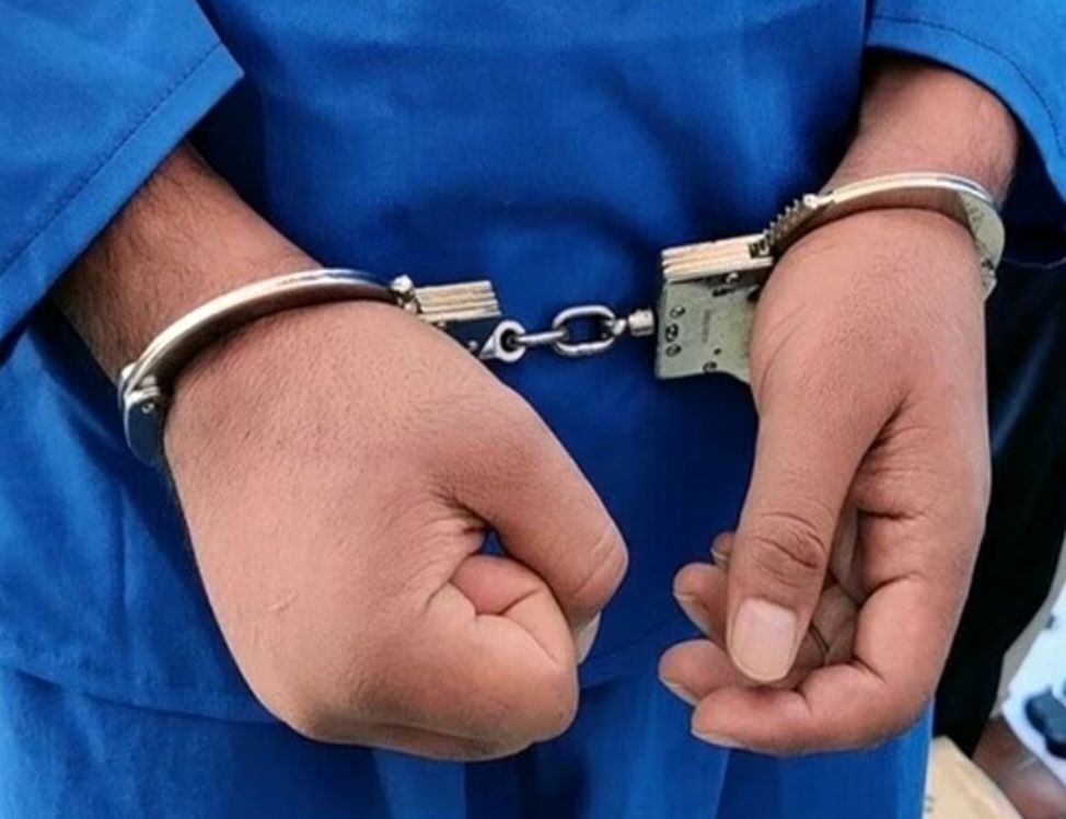 دستبند پلیس اسفراین بر دستان شکارچی غیرمجاز 