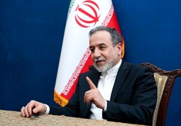 جهان در حال نظاره است که آمریکا به تعهداتش عمل می‌کند یا نه!