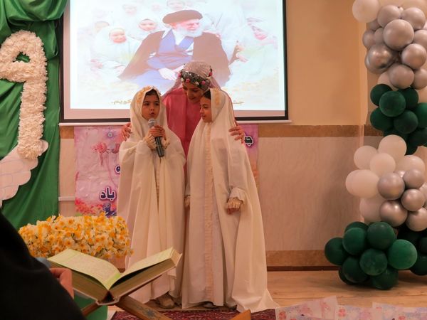 نواختن زنگ جشن نیکوکاری در دبستان امام خمینی(ره) بجنورد