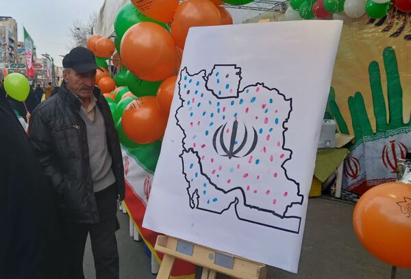 راهپیمایی ۲۲ بهمن با حضور پرشور مردم انقلابی در تهران