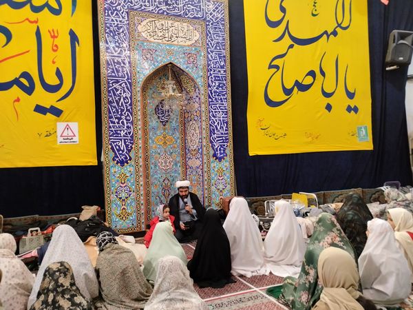 اعتکاف دختران نوجوان در مسجد سیدالشهدا مشهد