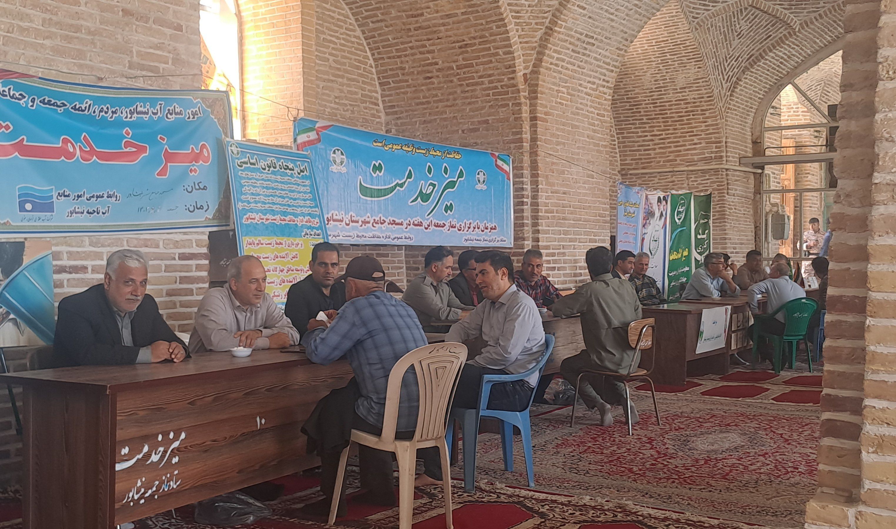 میز خدمت اداره‌های شهرستان نیشابور در جمعه خشم و نصر 