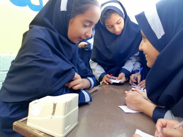 مراسم انتخابات شورای دانش آموزی در دبیرستان ناهید نخودی 