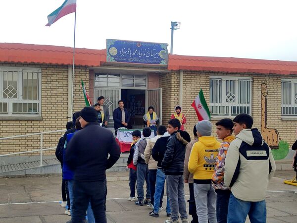 نغمه‌های آزادی در آوای دانش‌آموزان روستای درخت سنجد 