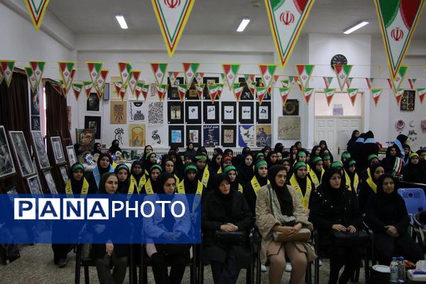 همایش «یاوران انقلاب» پیشتازان هنرستان شهریار تبریز