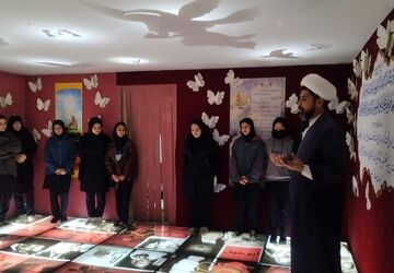 اردوی آمادگی دفاعی مدارس دخترانه ناحیه۳ اصفهان در حسینیه علی و حسین همدانیان 
