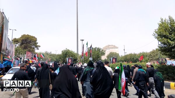 روایتِ تصویری از یک بدرقه تاریخی در قم