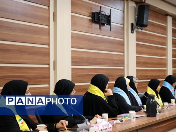 نشست گزارش عملکرد مجری‌شو و خبرنگارشو در سازمان دانش‌آموزی خراسان رضوی