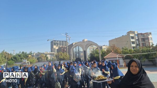 طنین زنگ مهر در دبستان آرمینه مصلی‌نژاد