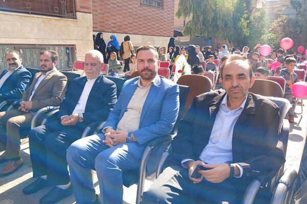 برگزاری مراسم جشن شکوفه‌ها در ناحیه دو بهارستان