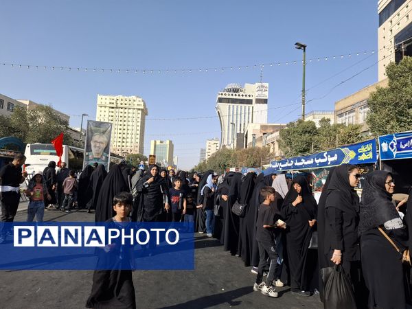 مراسم پیاده روی جاماندگان اربعین حسینی در مشهد