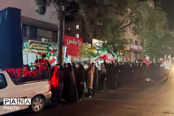 مردم با موج 100 ام تجمعات شبانه حماسه‌ای دیگر برپا کردند