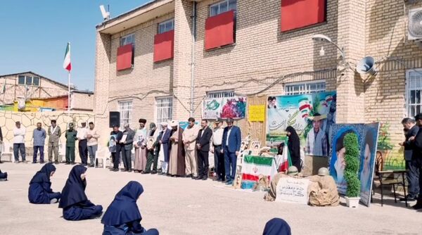 آیین افتتاحیه طرح بازگشایی مدارس و زنگ ایثار و مقاومت در شهرستان صالح آباد