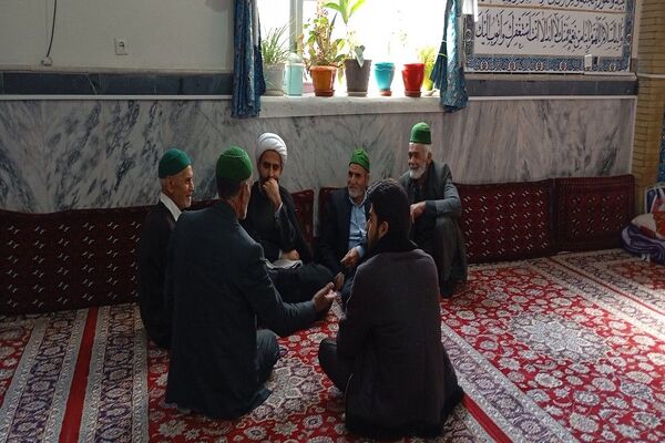 آخرین روز از اعتکاف دانش آموزی انس با خدا  در مسجد جامع شهر بار نیشابور