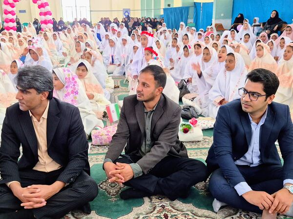آیین سپیدپوشان؛ جشن تکلیف دختران عنبرآباد
