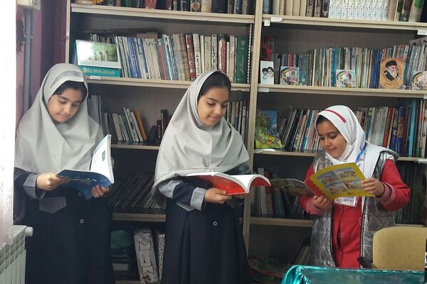 هفته کتاب و کتابخوانی در مدارس ناحیه دو شهرری 