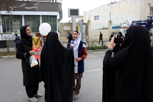 شرکت دانش‌آموزان اردبیلی در راهپیمایی یوم‌الله ۱۳ آبان