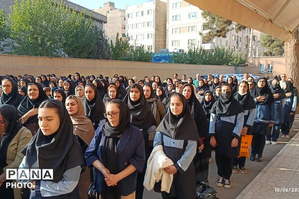  انتخابات الکترونیک انجمن اولیا و مربیان در دبیرستان‌ نمونه‌ دولتی ولایت 