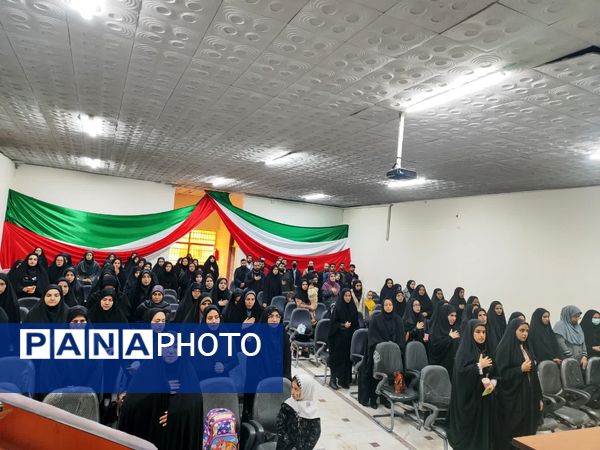 برگزاری کارگاه آموزشی معلم تحول آفرین در دبیرستان مشکوه نور