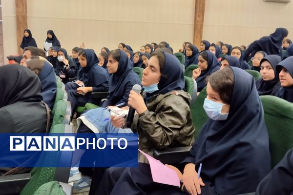 اولین جلسه هدایت تحصیلی دبیرستان پویش ناحیه ۳شیراز 