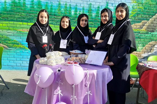 بازارچه کارآفرینی در دبیرستان حجاب